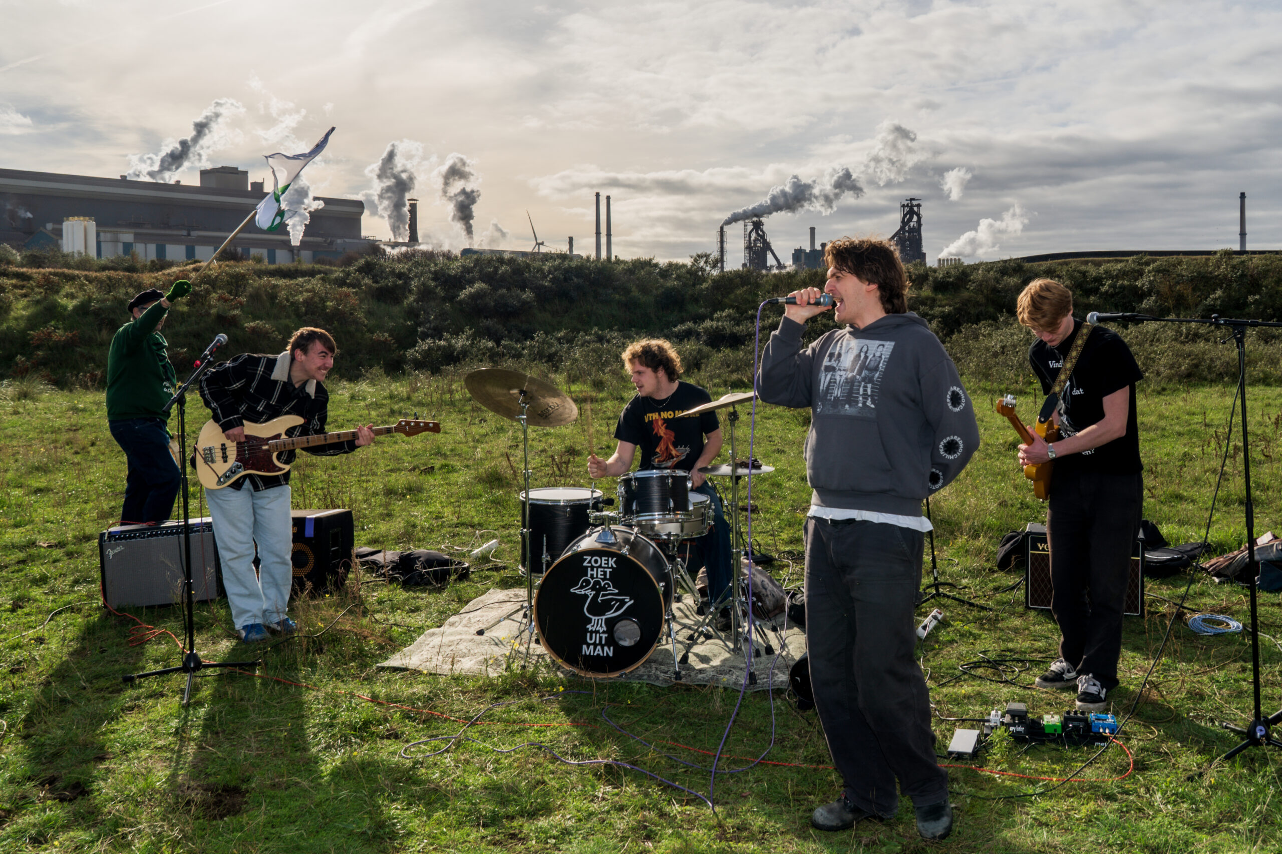 ZOEKHETUITMAN EP Release + Bleedroot + Consensual Peggy